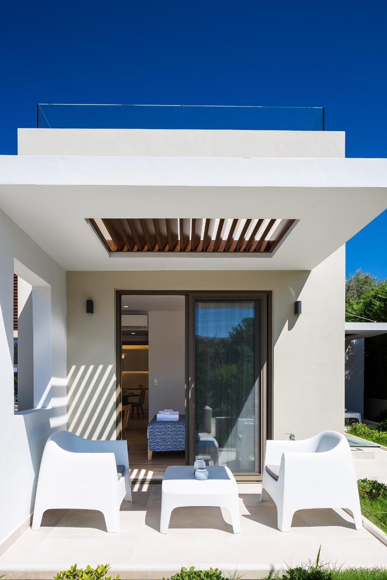 Vasilios Villa, With Pool, Gym & Close To Beach, By Thinkvilla Loutra  Exterior photo