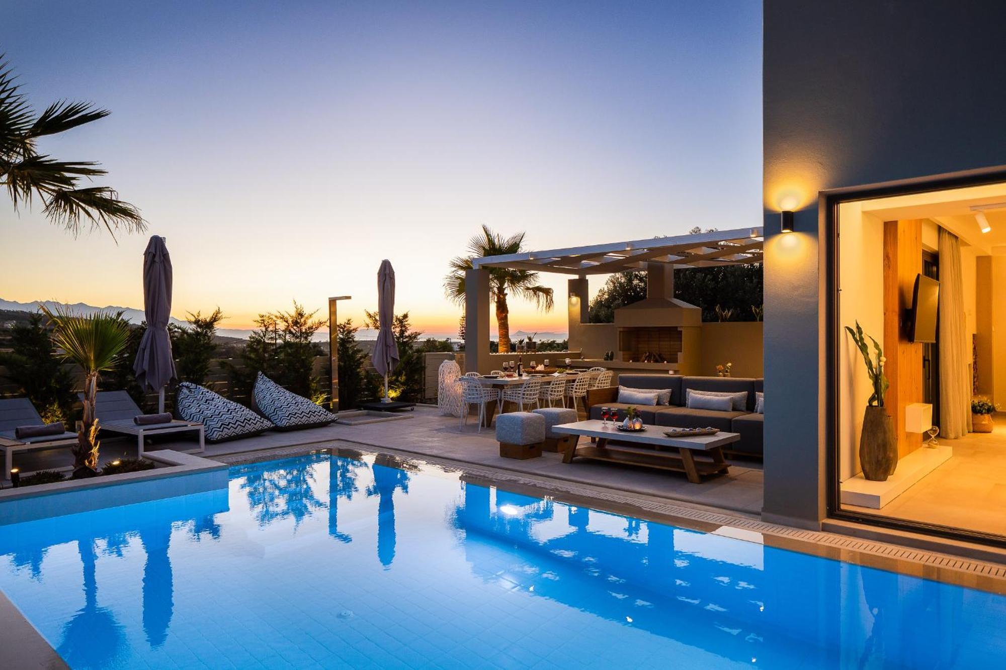 Vasilios Villa, With Pool, Gym & Close To Beach, By Thinkvilla Loutra  Exterior photo