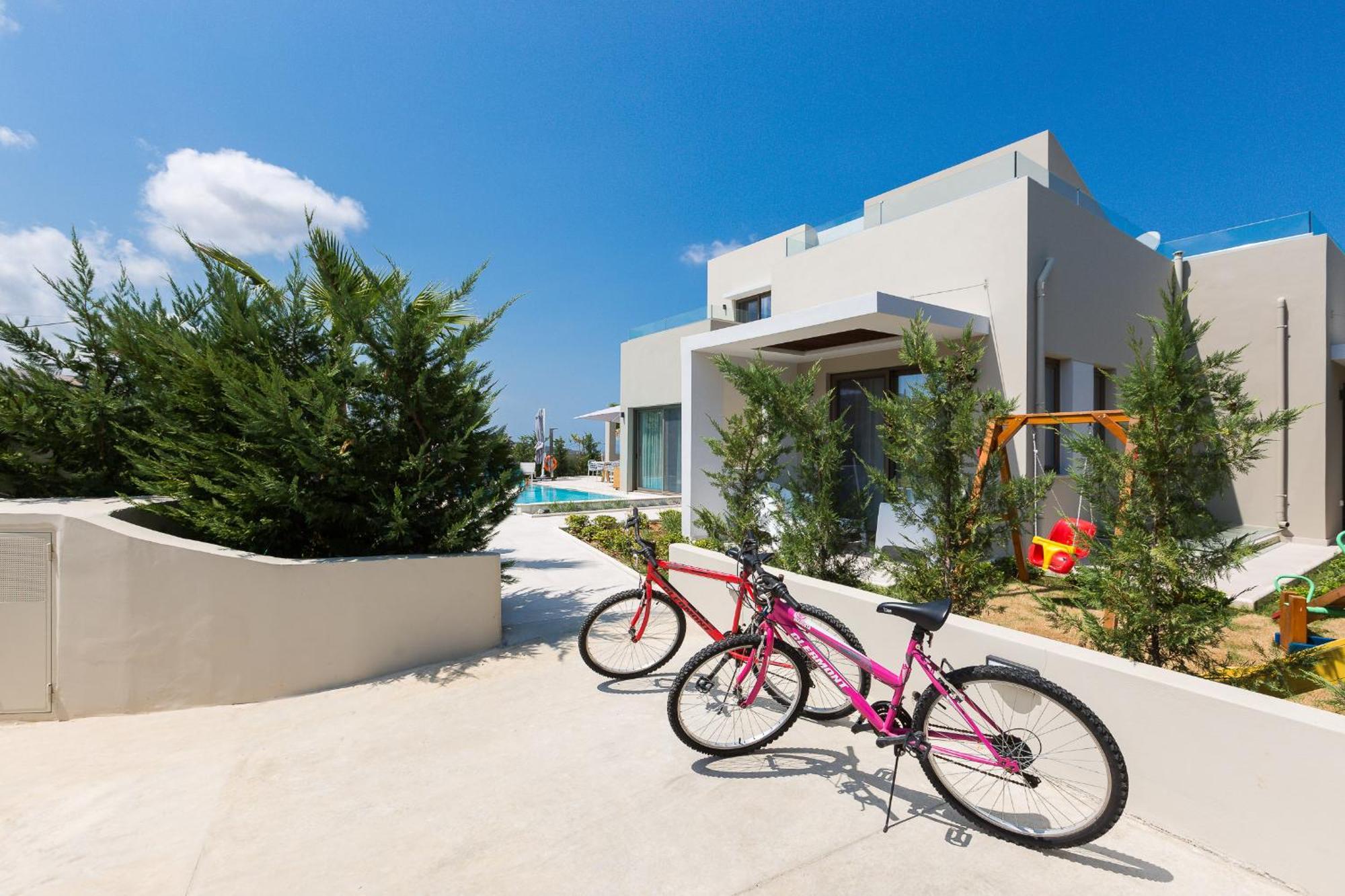 Vasilios Villa, With Pool, Gym & Close To Beach, By Thinkvilla Loutra  Exterior photo