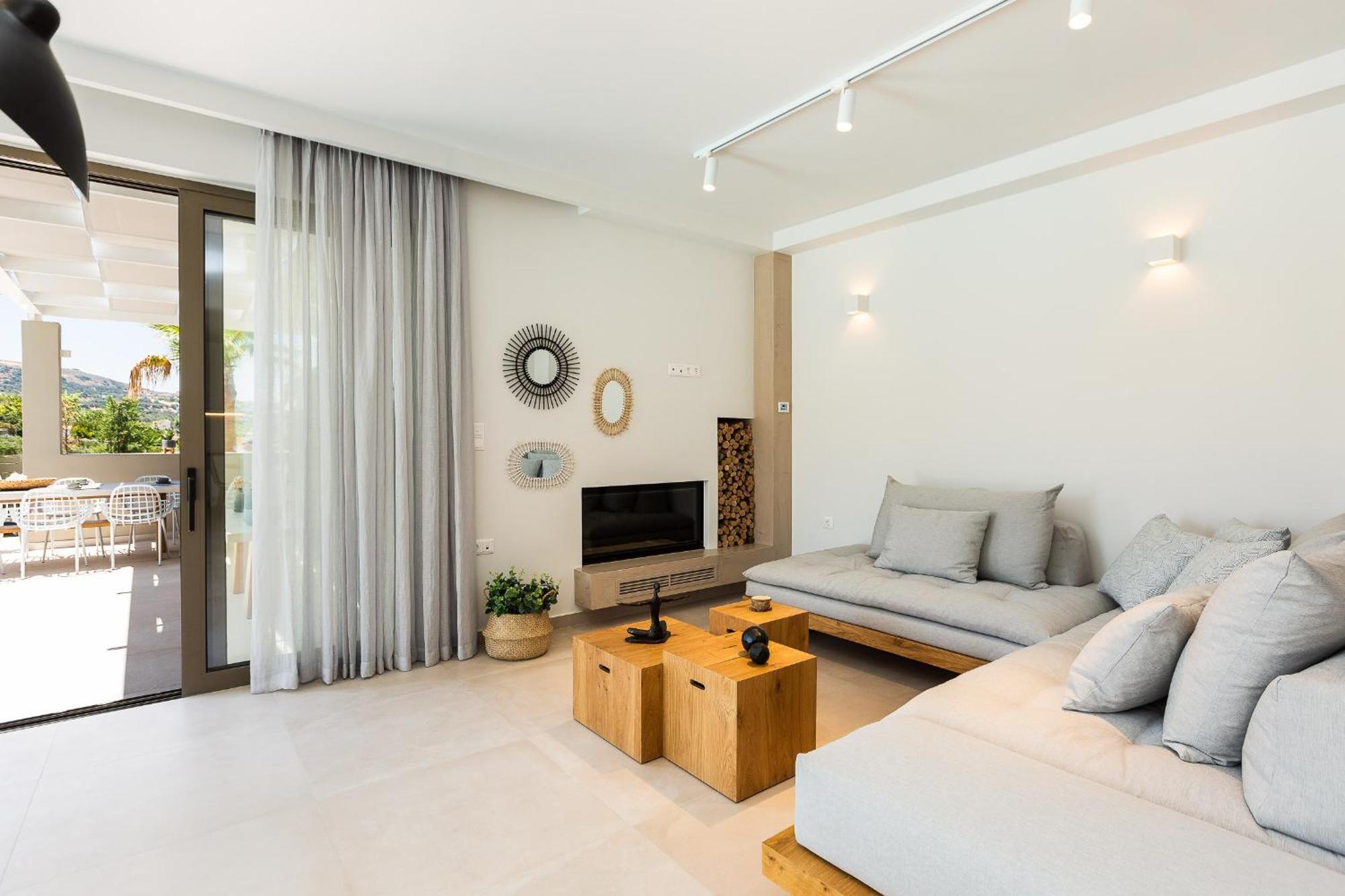 Vasilios Villa, With Pool, Gym & Close To Beach, By Thinkvilla Loutra  Exterior photo