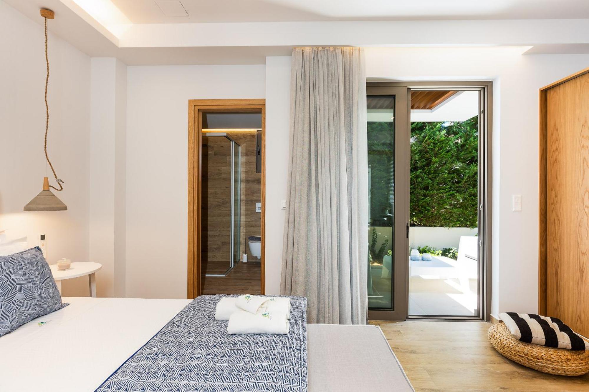 Vasilios Villa, With Pool, Gym & Close To Beach, By Thinkvilla Loutra  Exterior photo